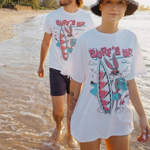 JUNK FOOD Surfs Up Doc Bugs Bunny in Hawaii Tee Size S New w/ Tag Sold Out Oline - Picture 1 of 8